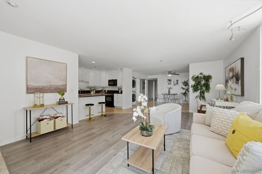 Image 25 of property listing at 4016 Gresham D1, San Diego, CA 92109