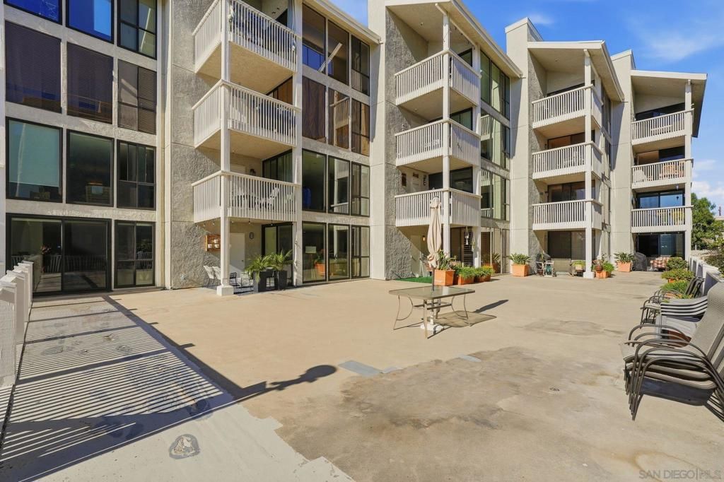 Image 42 of property listing at 4016 Gresham D1, San Diego, CA 92109