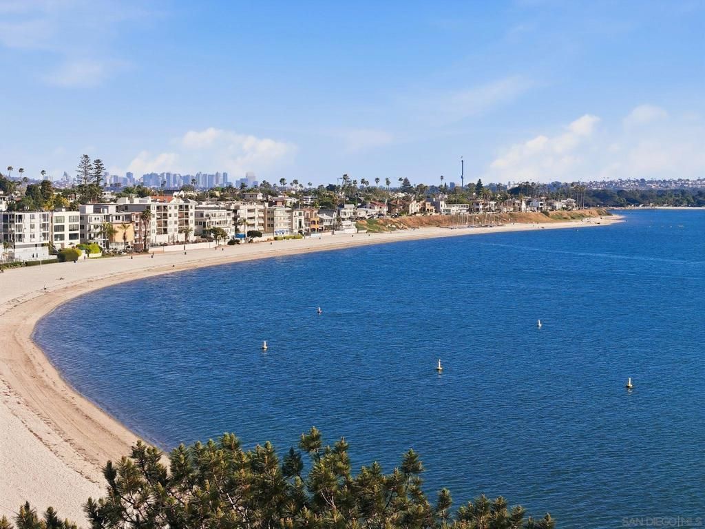 Image 52 of property listing at 4016 Gresham D1, San Diego, CA 92109