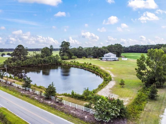 3512 Sumpter Rd., Loris, SC 29569