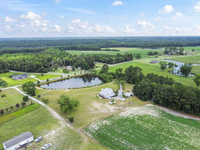 3512 Sumpter Rd., Loris, SC 29569