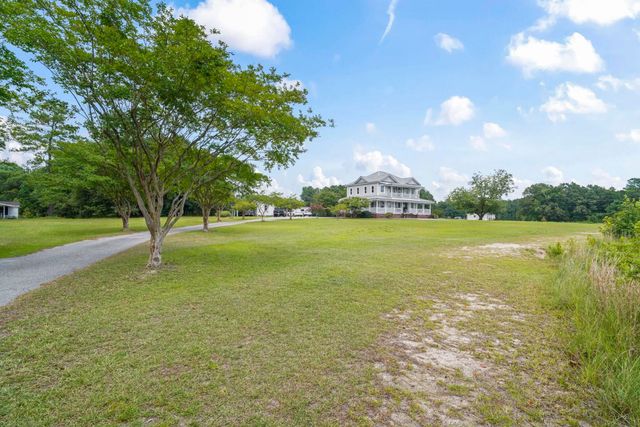 3512 Sumpter Rd., Loris, SC 29569