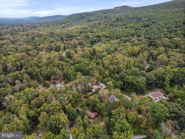 366 HUCKLEBERRY LN, Harpers Ferry, WV 25425