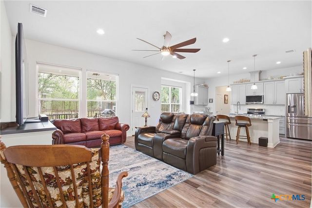 189 Waikakaaua Drive, Bastrop, TX 78602