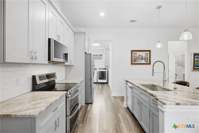 189 Waikakaaua Drive, Bastrop, TX 78602