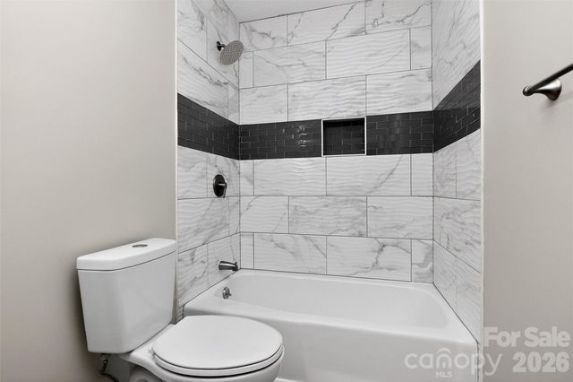 5862 Harris Grove Lane, Charlotte, NC 28212