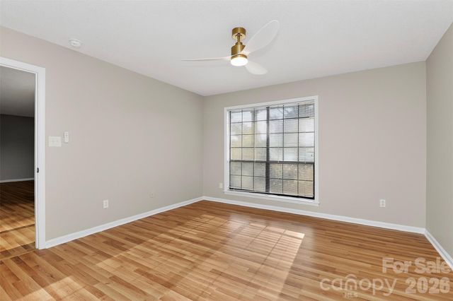 5862 Harris Grove Lane, Charlotte, NC 28212