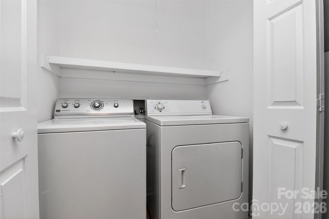 5862 Harris Grove Lane, Charlotte, NC 28212