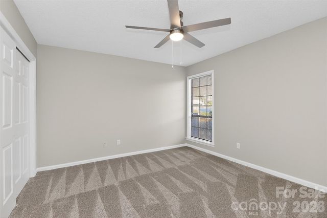 5862 Harris Grove Lane, Charlotte, NC 28212