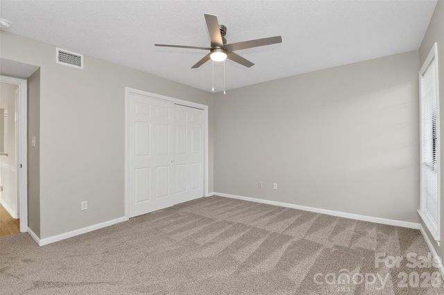 5862 Harris Grove Lane, Charlotte, NC 28212