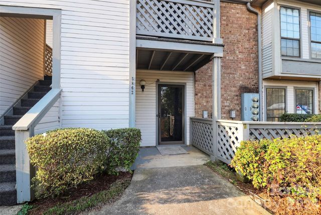 5862 Harris Grove Lane, Charlotte, NC 28212