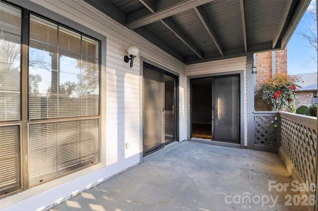 5862 Harris Grove Lane, Charlotte, NC 28212