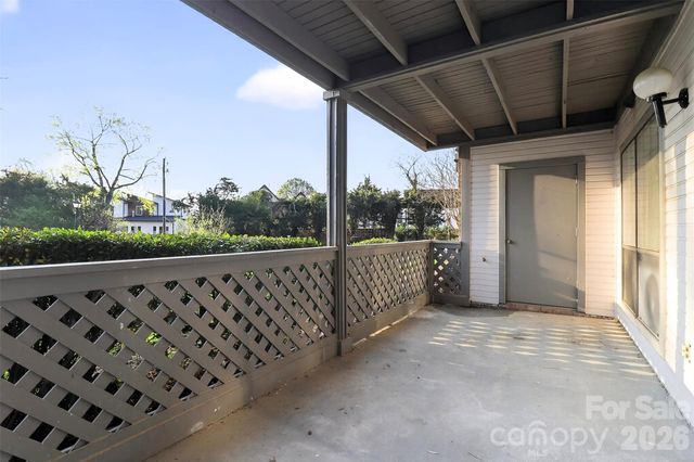 5862 Harris Grove Lane, Charlotte, NC 28212