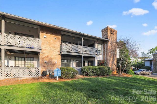 5862 Harris Grove Lane, Charlotte, NC 28212