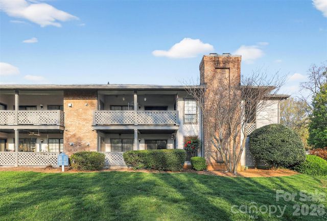 5862 Harris Grove Lane, Charlotte, NC 28212