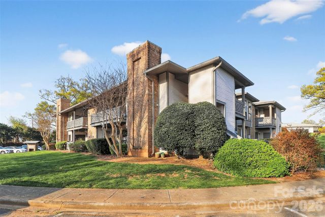 5862 Harris Grove Lane, Charlotte, NC 28212