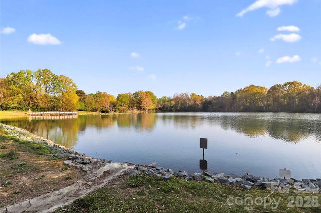 5862 Harris Grove Lane, Charlotte, NC 28212