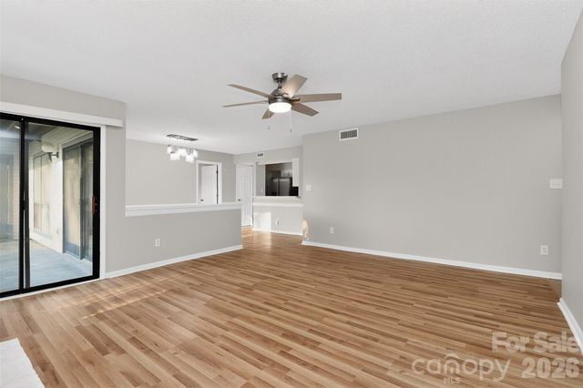 5862 Harris Grove Lane, Charlotte, NC 28212