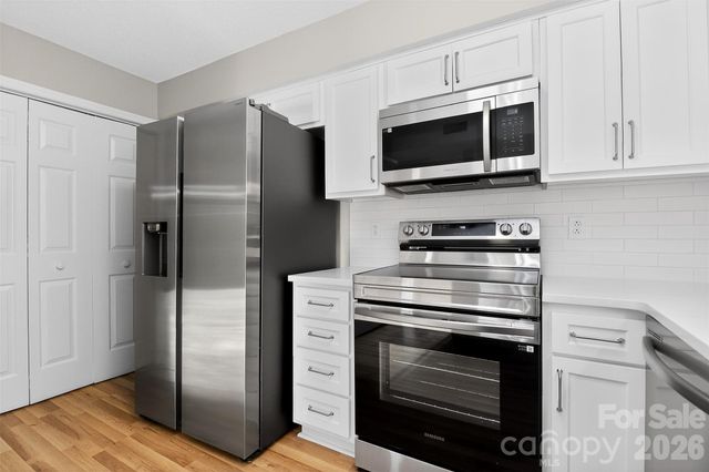 5862 Harris Grove Lane, Charlotte, NC 28212