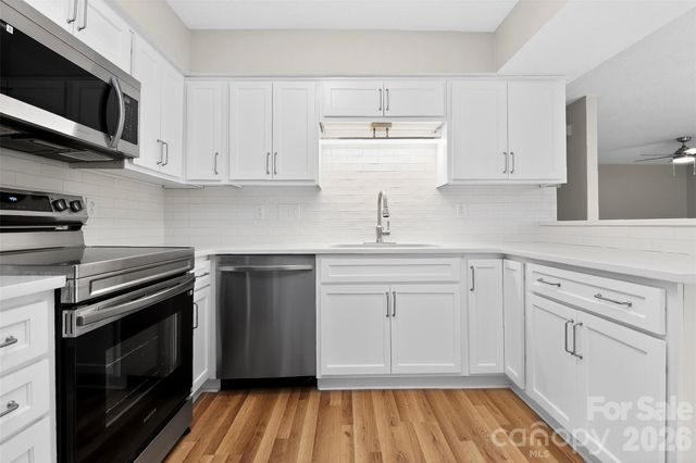 5862 Harris Grove Lane, Charlotte, NC 28212