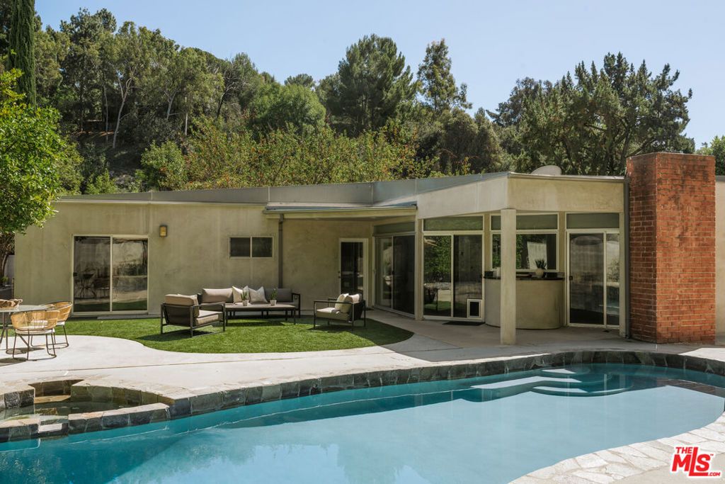 15539 Hamner Drive, Los Angeles, CA 90077 — photo 5