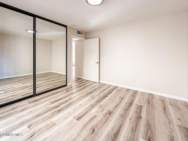 291 Sequoia Court 17, Thousand Oaks, CA 91360