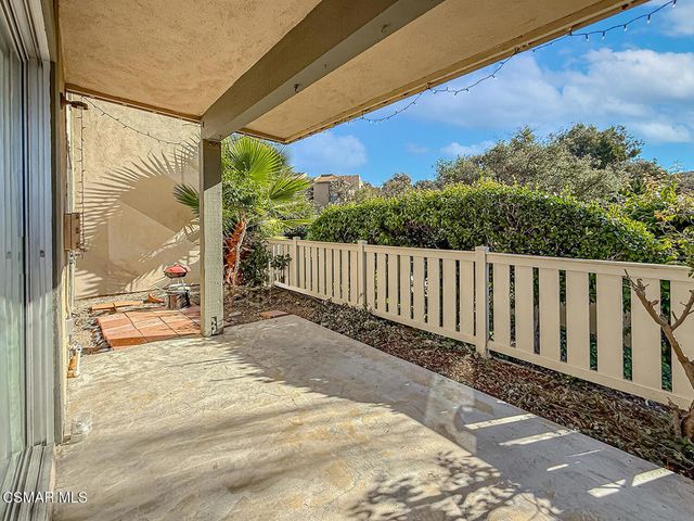 291 Sequoia Court 17, Thousand Oaks, CA 91360