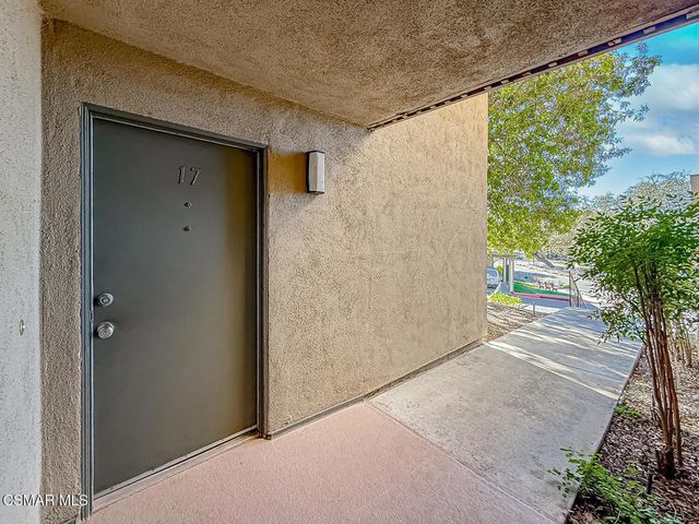 291 Sequoia Court 17, Thousand Oaks, CA 91360