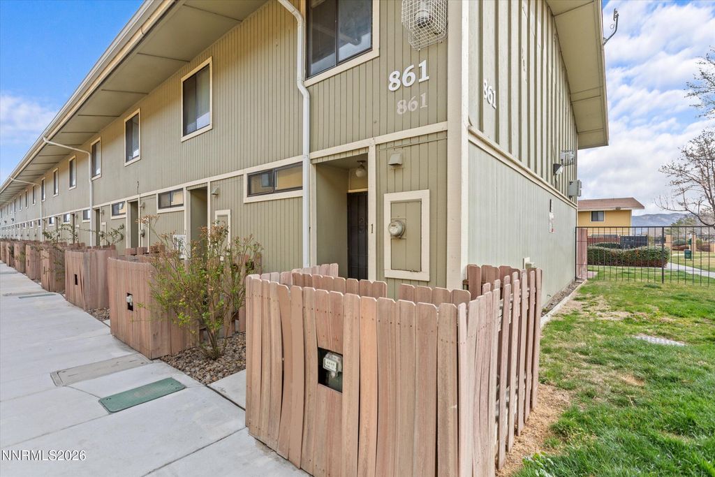 Image 1 of property listing at 861 Nutmeg Place 1, Reno, NV 89502