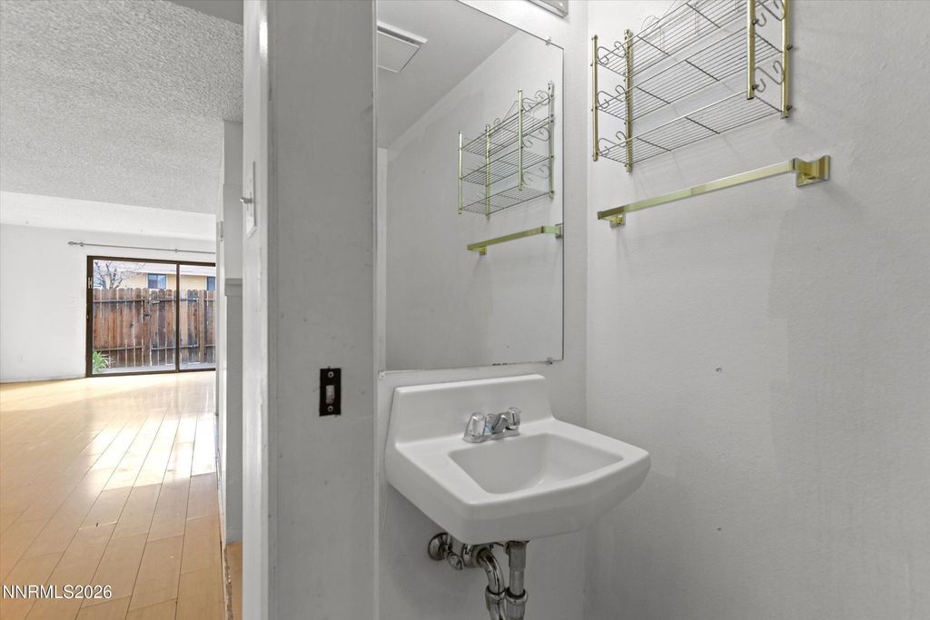 Image 13 of property listing at 861 Nutmeg Place 1, Reno, NV 89502