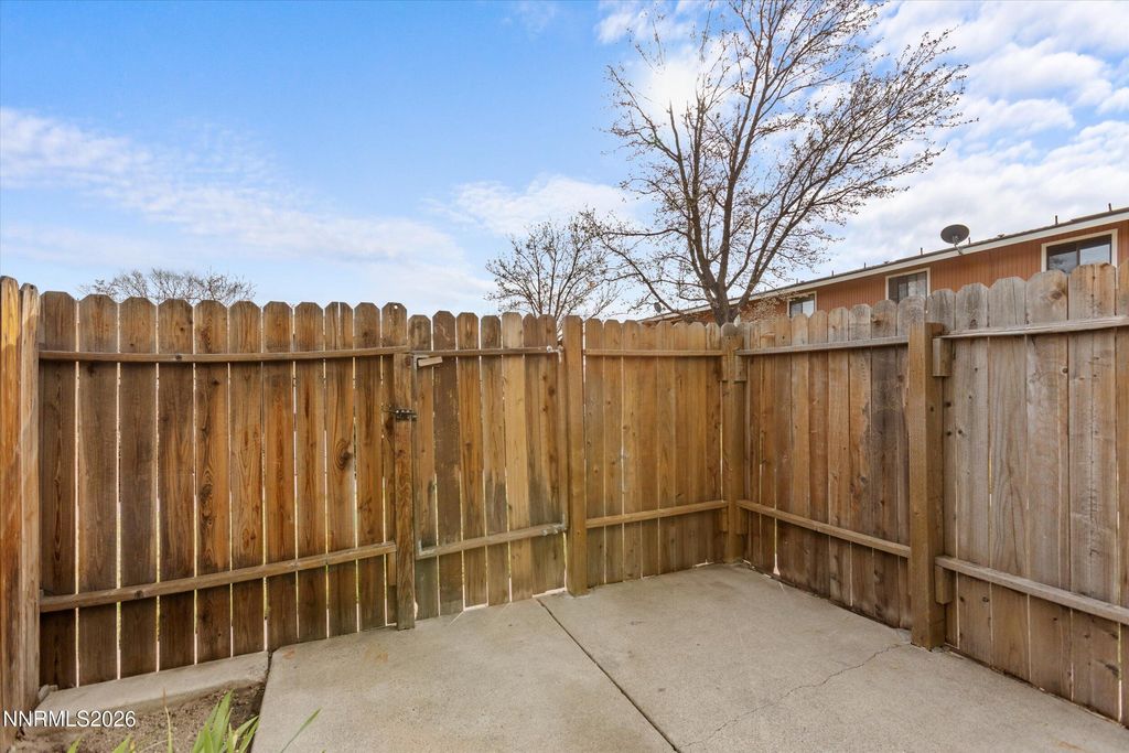 Image 15 of property listing at 861 Nutmeg Place 1, Reno, NV 89502