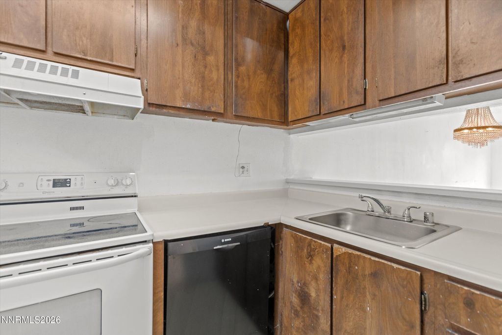 Image 6 of property listing at 861 Nutmeg Place 1, Reno, NV 89502