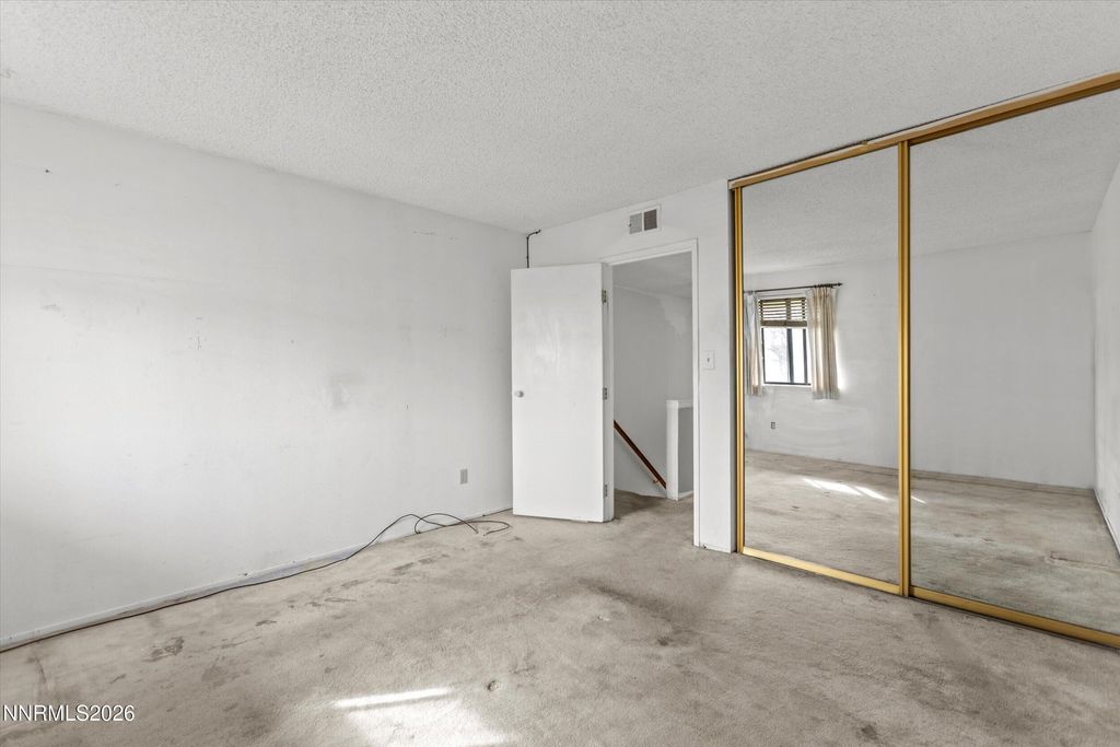 Image 9 of property listing at 861 Nutmeg Place 1, Reno, NV 89502