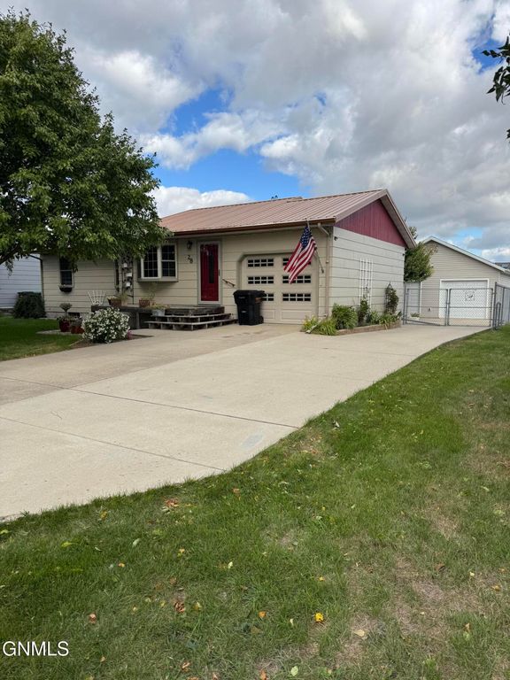 28 Santee Road, Lincoln, ND 58504 photo 2