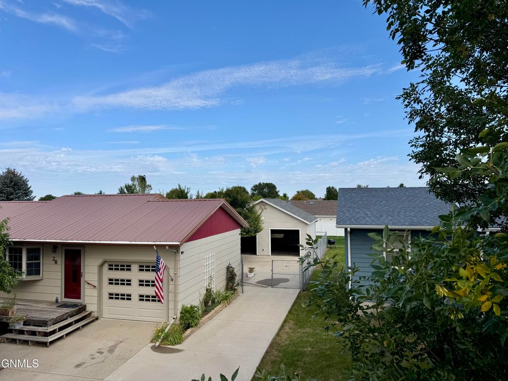28 Santee Road, Lincoln, ND 58504 photo 3