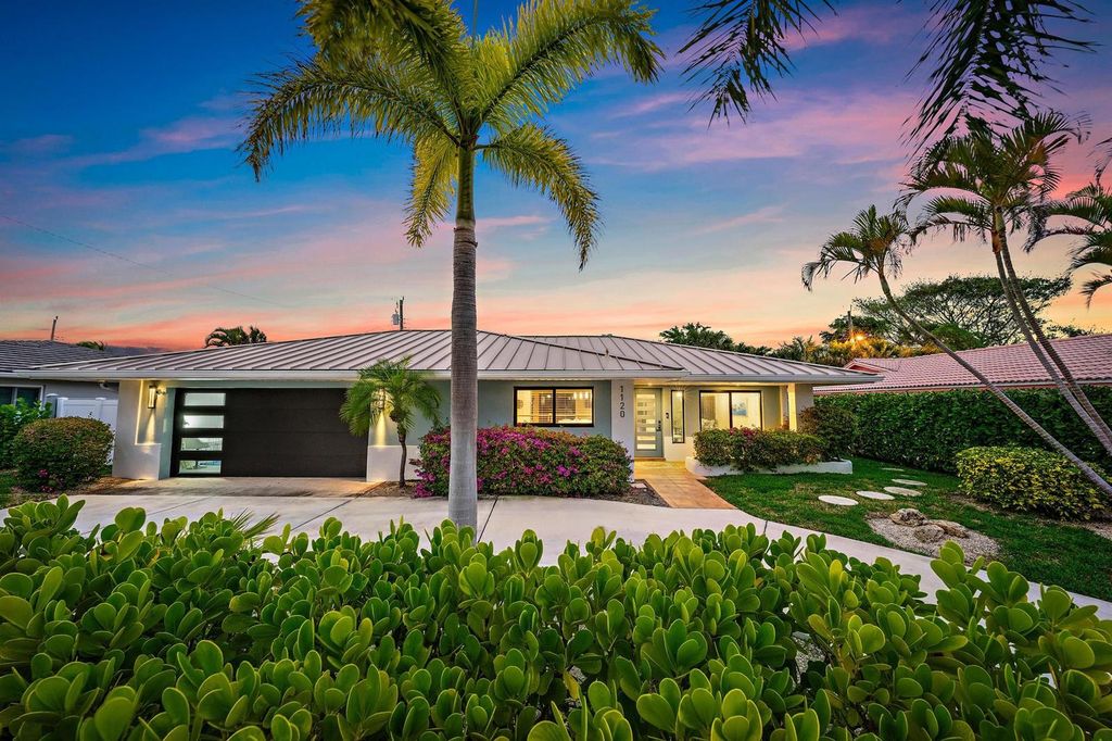 1120 Singer Drive, Riviera Beach, FL 33404