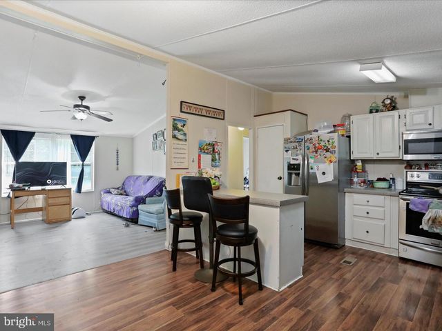 1685 LIBERTY DR, Chambersburg, PA 17202