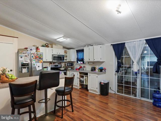 1685 LIBERTY DR, Chambersburg, PA 17202