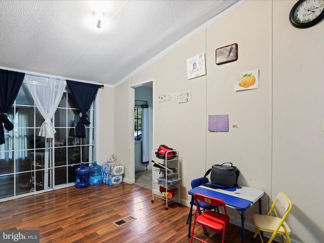 1685 LIBERTY DR, Chambersburg, PA 17202