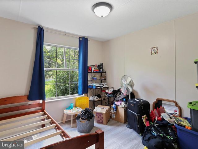 1685 LIBERTY DR, Chambersburg, PA 17202