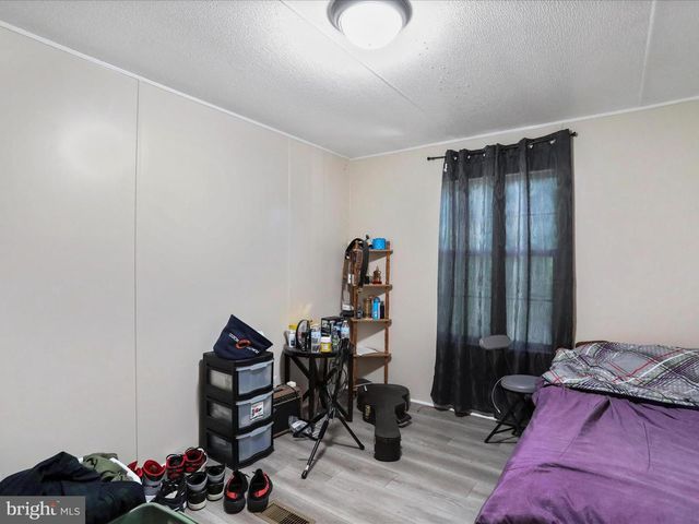 1685 LIBERTY DR, Chambersburg, PA 17202