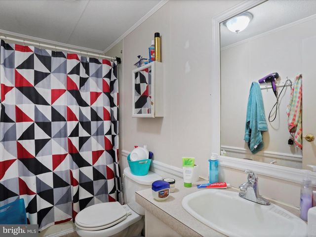 1685 LIBERTY DR, Chambersburg, PA 17202