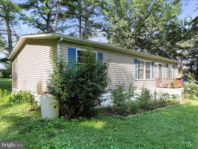 1685 LIBERTY DR, Chambersburg, PA 17202