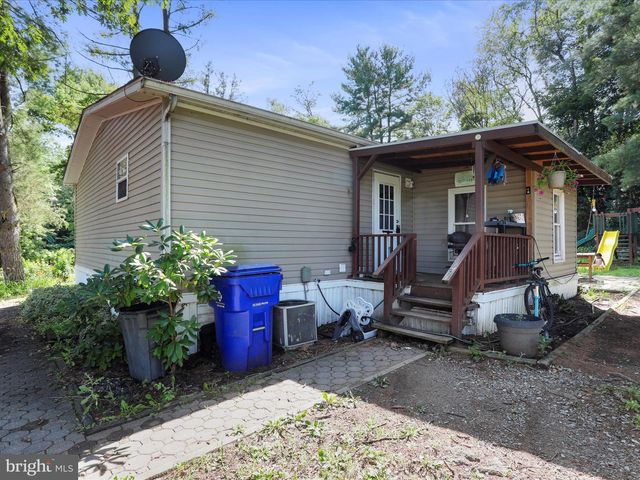 1685 LIBERTY DR, Chambersburg, PA 17202