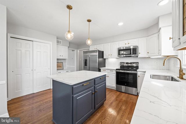 988 SHARPLESS RD, Hockessin, DE 19707