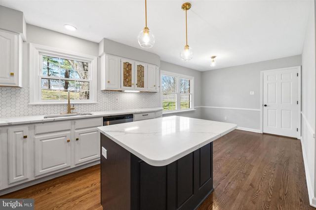 988 SHARPLESS RD, Hockessin, DE 19707