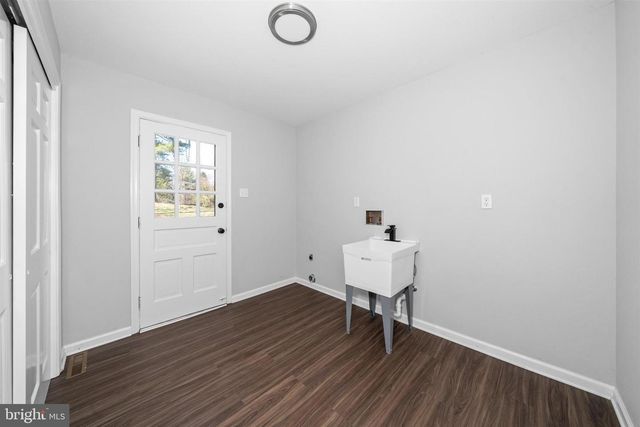 988 SHARPLESS RD, Hockessin, DE 19707