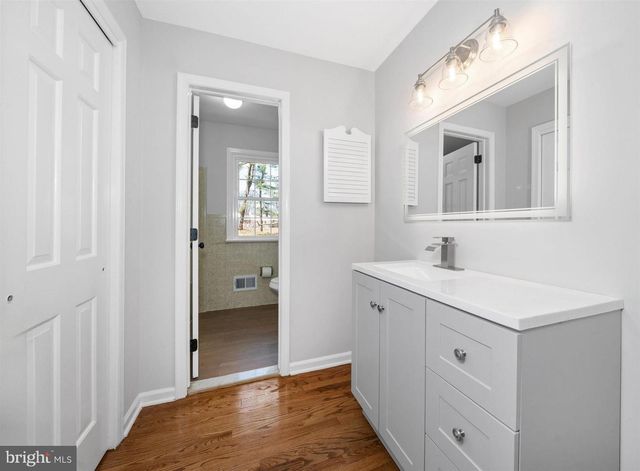 988 SHARPLESS RD, Hockessin, DE 19707