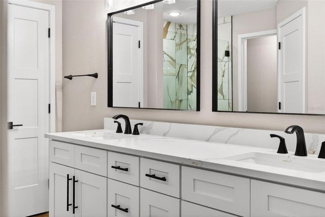 225 HILLSIDE AVENUE, Umatilla, FL 32784