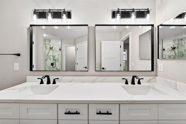 225 HILLSIDE AVENUE, Umatilla, FL 32784